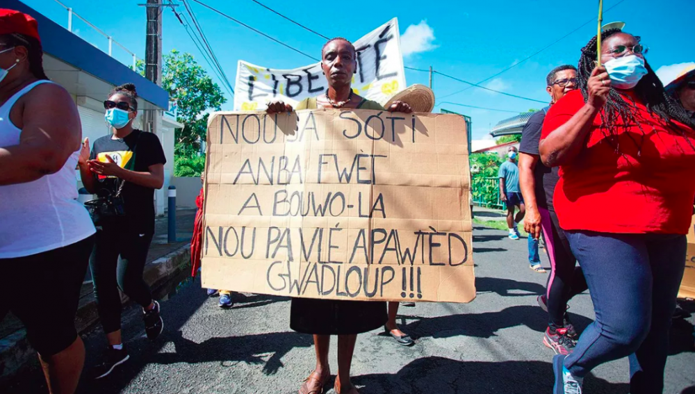 Édito #34 –  Révoltes antivax en Guadeloupe : l’angle mort colonial